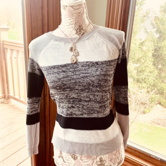 SOLD IN BUNDLE BCBG LAUREL SPRING STRIPED TOP - Picture 2 of 3